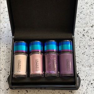 NWT MAC Cosmetics Purple Irresistibly Charming Gli